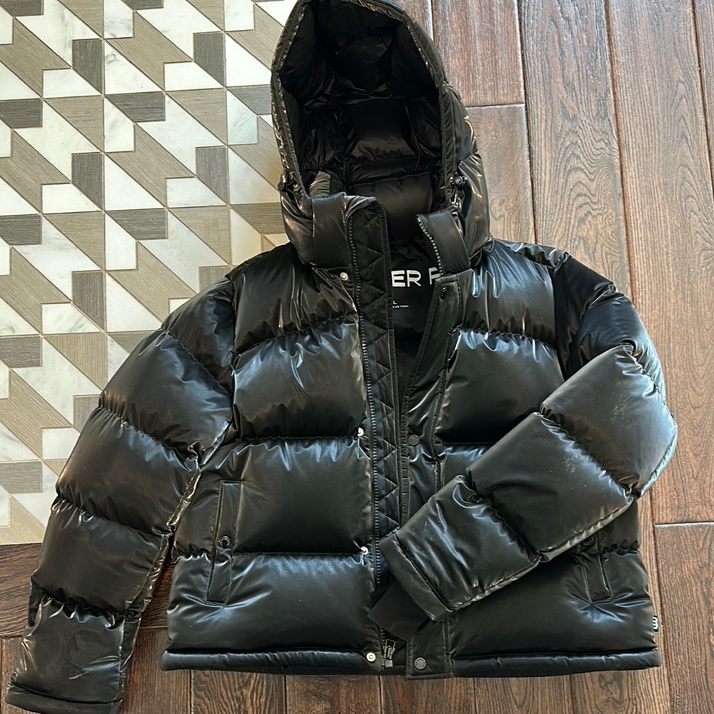 Aritzia The Super Puff™ Shorty - Liquid Shine Black size L